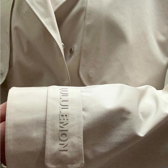 Lululemon Water resistant trench coat, light weight and breathable - Picture 7 of 8